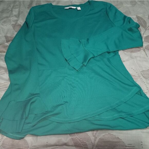 Isaac Mizrahi Live! Size M Tulip LongSleeve Tulip Hem Top Color Jade Women's Top - Picture 1 of 8
